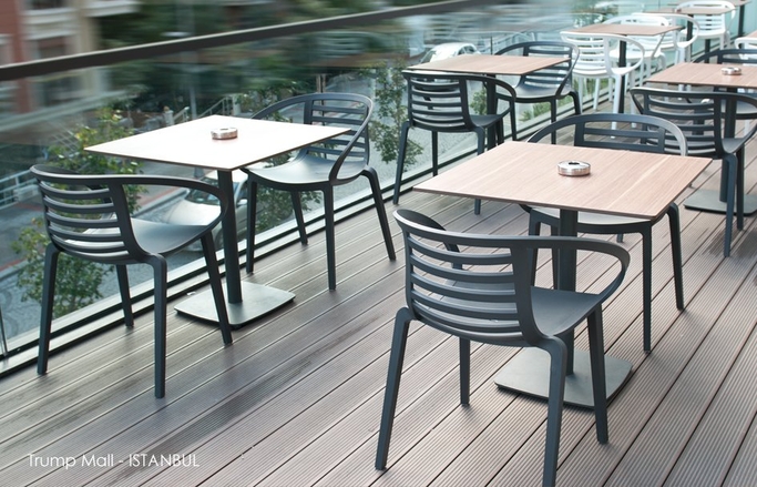 Доставка уличной мебели для кафе из Китая в Россию