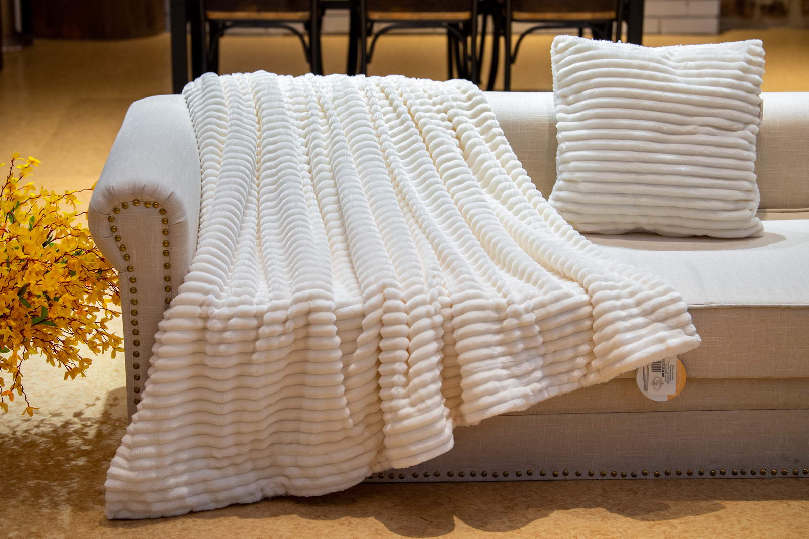 Идея для маркетплейсов мягкие пледы с доставкой из Китая. Организация под ключ от компании ПЭК Гуанчжоу.