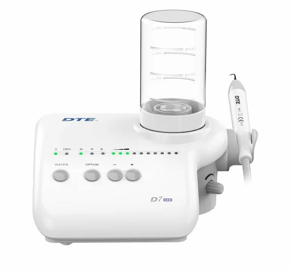 Стоматологическая выставка в Китае 2025 год. DTE-D7 LED - автономный ультразвуковой скалер с фиброоптикой, 8 насадок в комплекте Woodpecker (Китай)