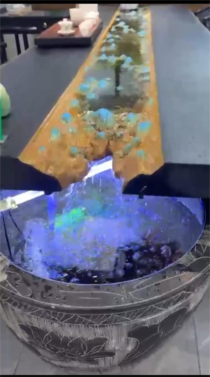 Стол с водопадом по столешнице с доставкой из Китая