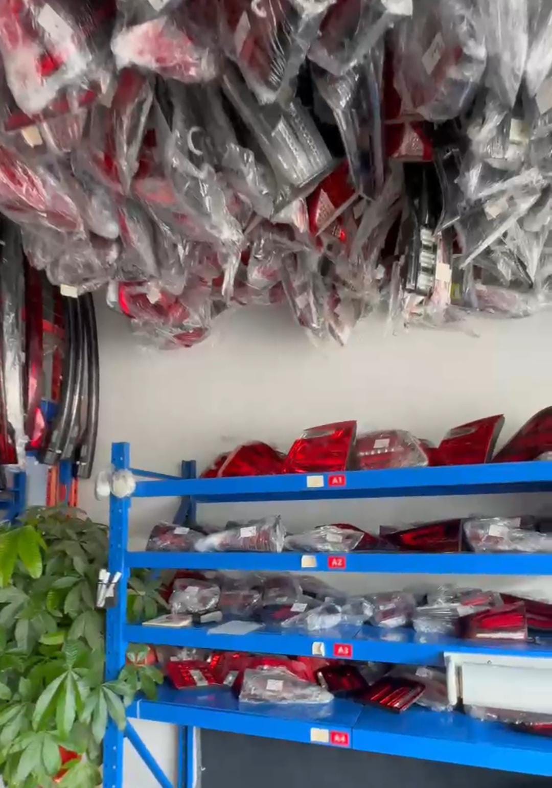 Задние автомобильные фары с доставкой из Китая через ПЭК Гуанчжоу