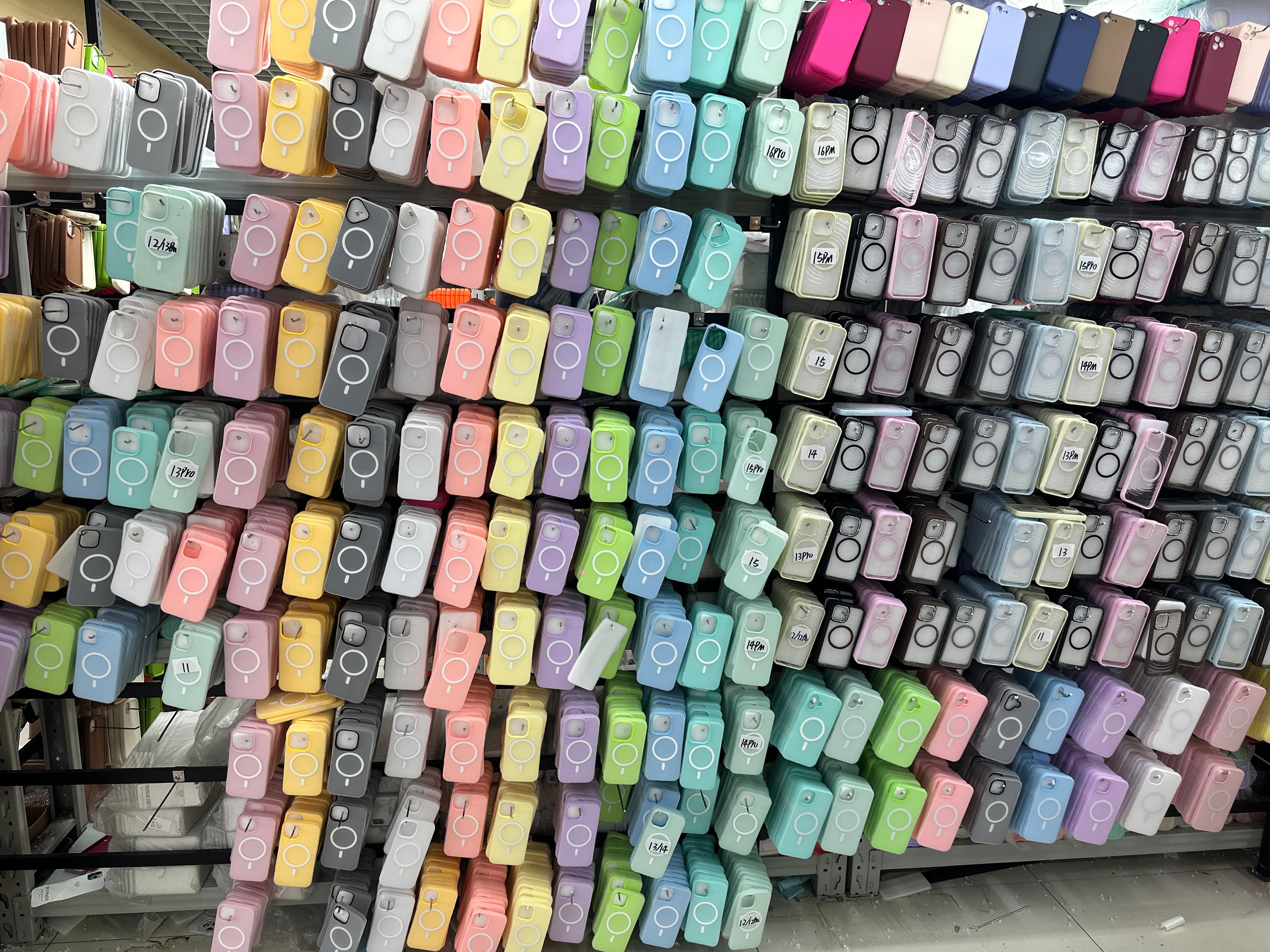 Чехлы для мобильных телефонов в огромном ассортименте с доставкой из Китая в Россию оптом