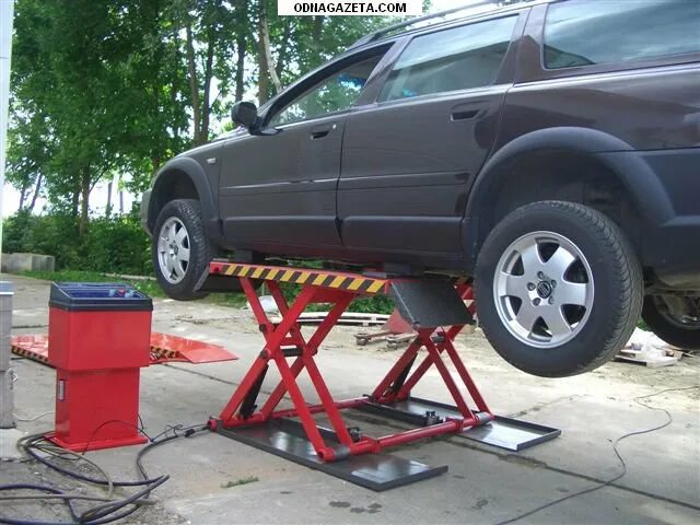 Автомобильный подъёмник с доставкой из Китая