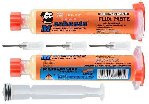 Однородная пастообразная смесь (флюс) для пайки микросхем.