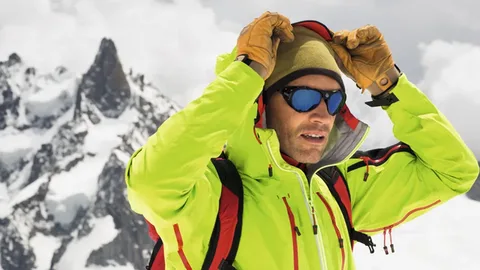 Солнцезащитные очки для альпинизма. 