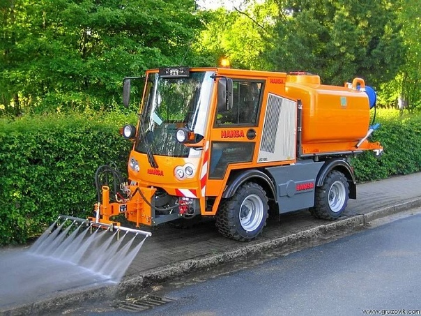 Доставка из Китая машины для полива тротуара через ПЭК