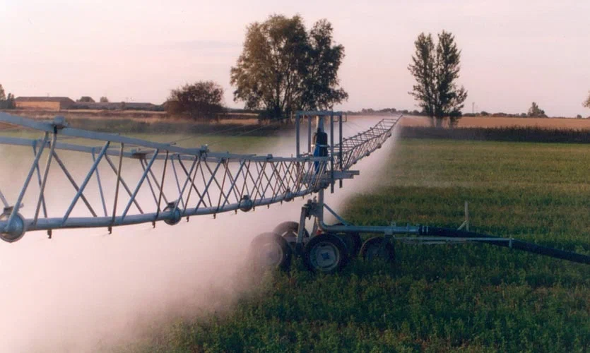 Консоль на тележке с 5 колесами для поливных установок из китая поставка с ПЭК Гуанчжоу в Россию